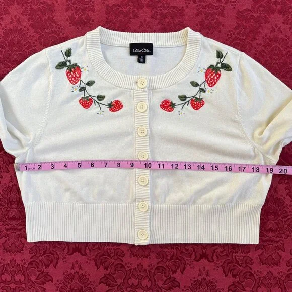 Retro Chic by Torrid Cottagecore Strawberry Cropped Cardigan Sweater Size 0 - Picture 11 of 16